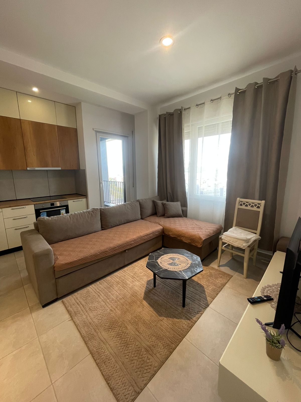 🏡 **JEPET ME QIRA | 1+1 – REZIDENCA HENKE**