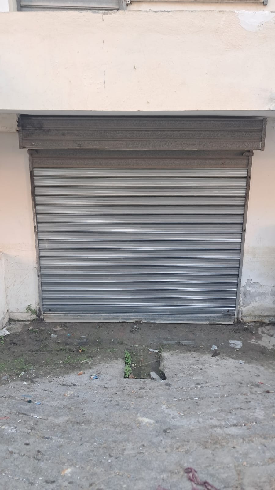 Garazh me qera 42.7 m², zonë e qetë – Lagja 18, Durrës